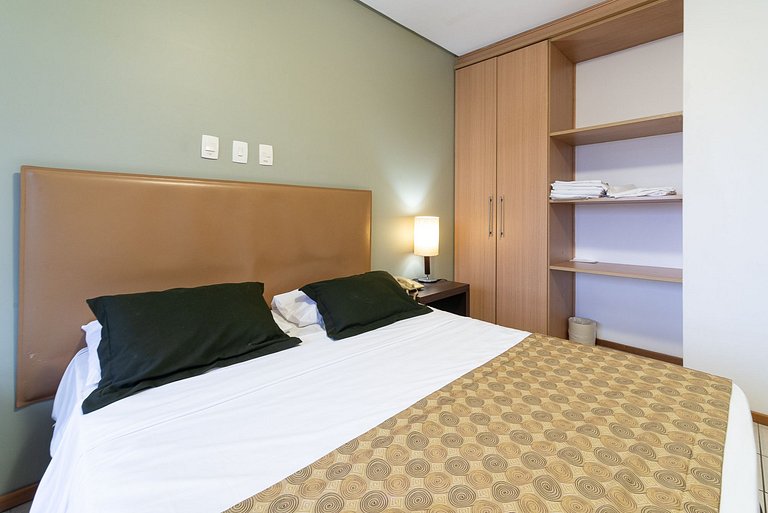 OTH1603 Flat on Ilha do Leite, close to medical centers.