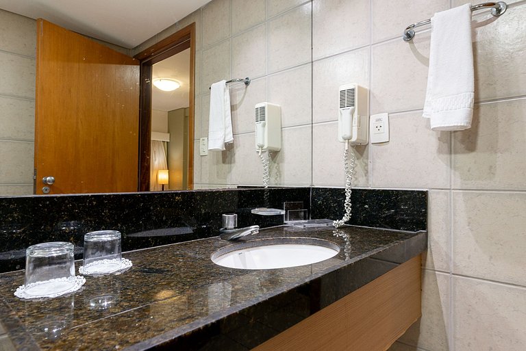 OTH1603 Flat on Ilha do Leite, close to medical centers.