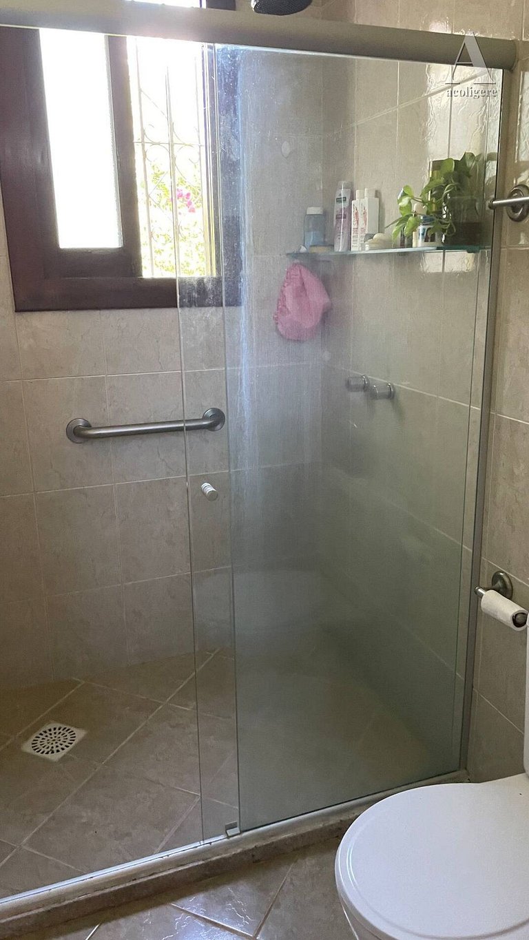 Habitación triple en sitio ecológico cercano. Guarajuba GJB0