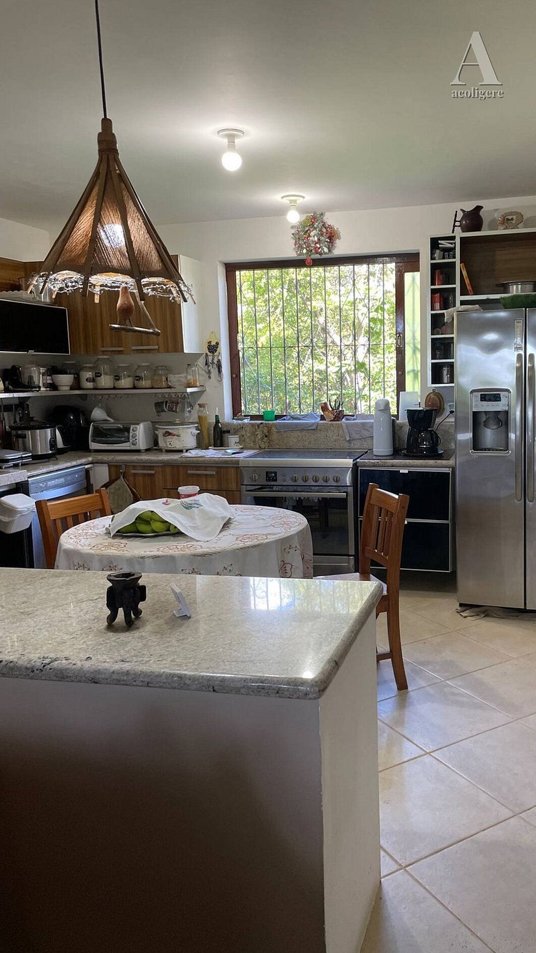 Habitación triple en sitio ecológico cercano. Guarajuba GJB0