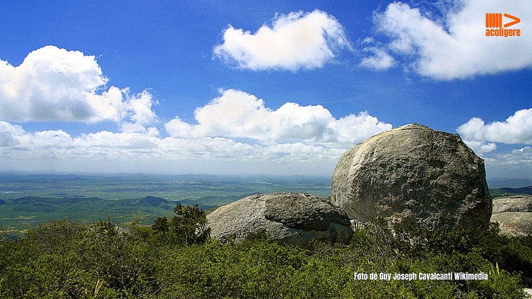 Chalé João de Barro: Espaço e Conforto na Serra