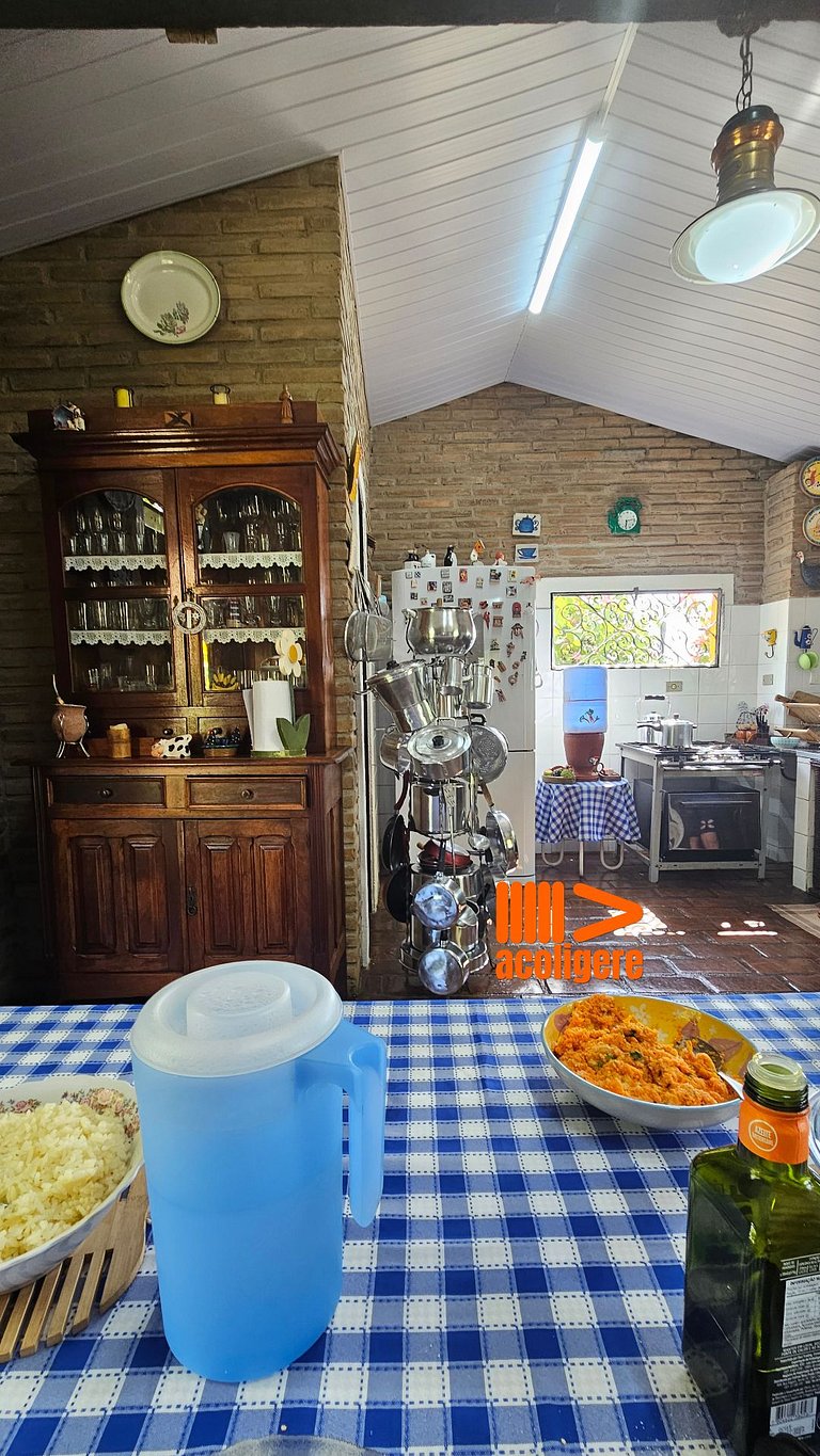 Casa de Meg Suíte 2 - Ampla com lareira e terraço